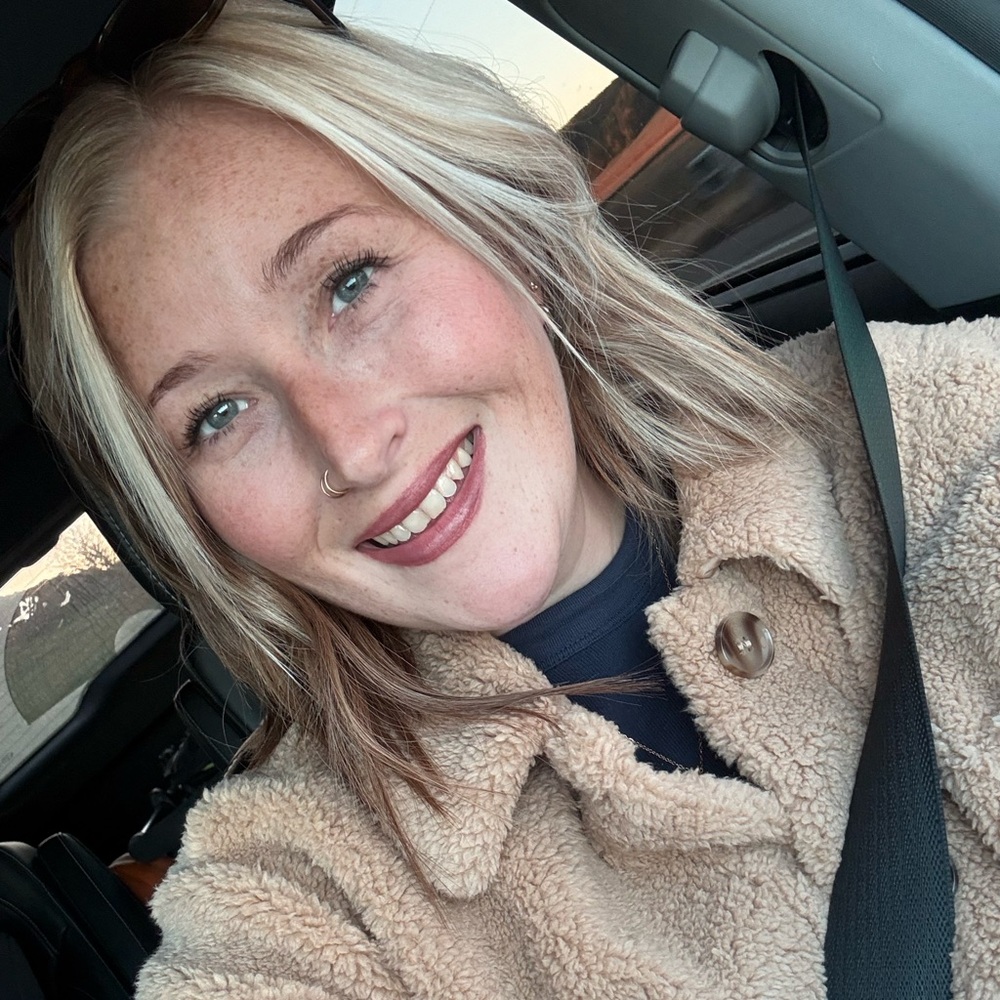 Meet your Posher, Emily